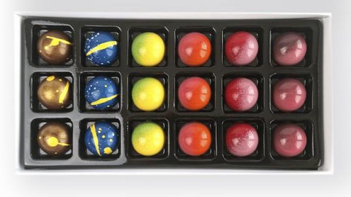 Набор шоколадных конфет  ручной работы  "Космос" 18 шт.