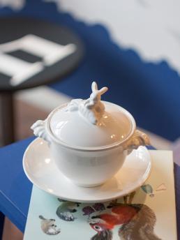 Бульонница "Кролик - Везунчик" с тарелкой, 425 мл, Белый