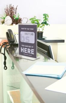 Держатель для меню формата A4 с закрытым верхом "TELFER" NTEU3-98893