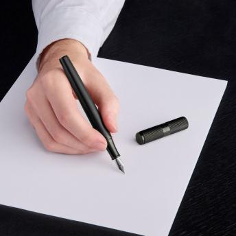 Перьевая ручка Formation Line, черная NTEU16-568561