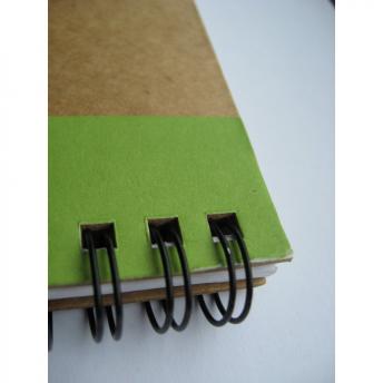 Блокнот примерно формата А6 с шариковой ручкой NTEU2-433143