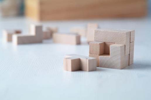 Деревянный кубик-пазл NTEU5-2876